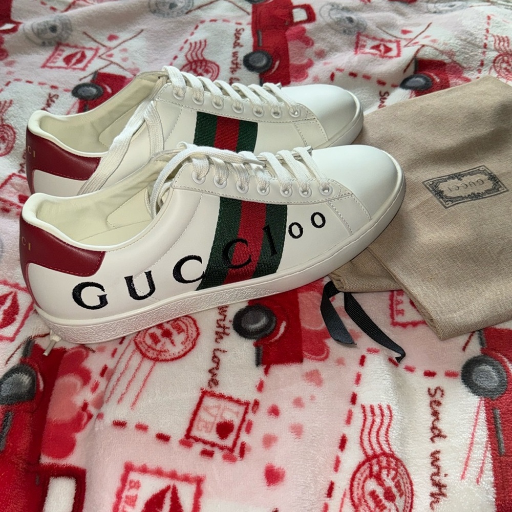 Gucci ace sneakers size 7G that’s women size us 9,5